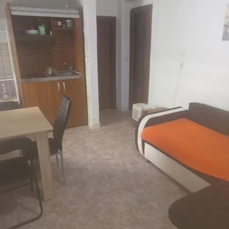 Aleksandros Apartment *